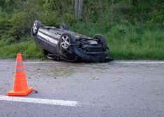 Atkārtoti reibumā pie stūres: vīrietis izraisa nāvējošu avāriju un aizbēg no notikuma vietas