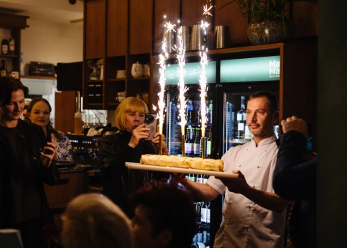 MaMà Bistro – совместный проект известных рестораторов Мариса Нейманиса, Александра Веверcа и Павла Томилина.