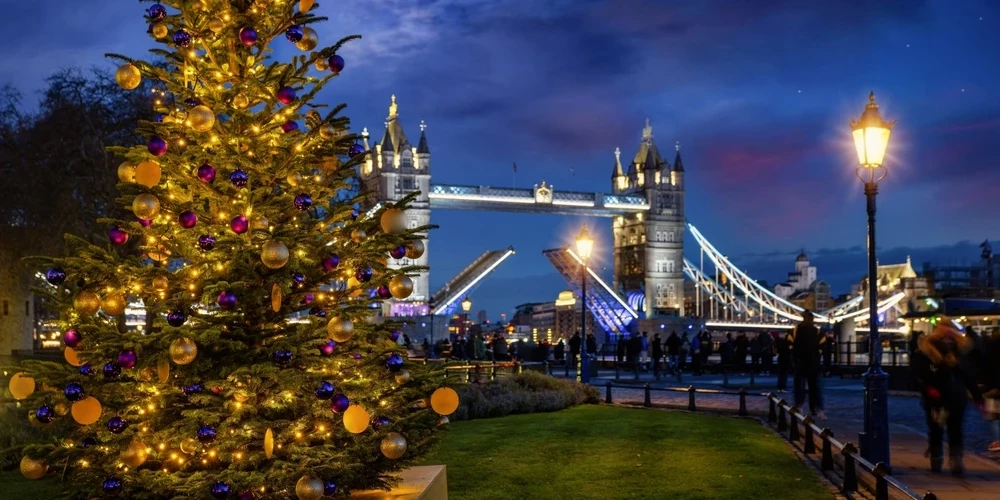 Tauera tilta apkaime Ziemassvētku noskaņās. 2023. gads.