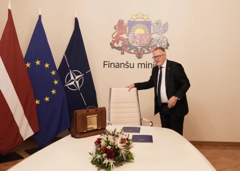 Finanšu ministrs Arvils Ašeradens piedalās pasākumā Finanšu ministrijā, kur tiek parakstīts ziņojums par 2026. gada valsts budžetu.