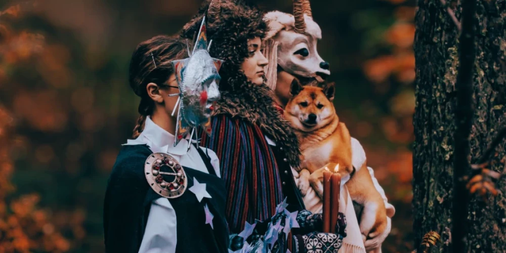 Deju ansambļi no visas Latvijas vienojas labdarības koncertā Rīgā.