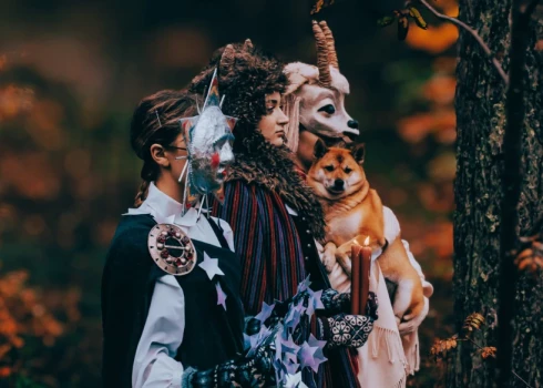 Deju ansambļi no visas Latvijas vienojas labdarības koncertā Rīgā.