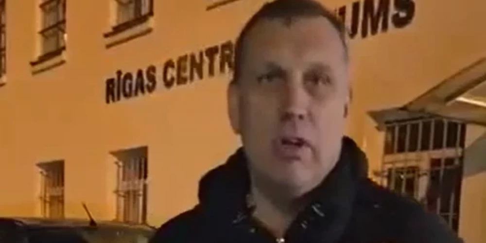 Kazanovskis atbrīvots no cietuma.