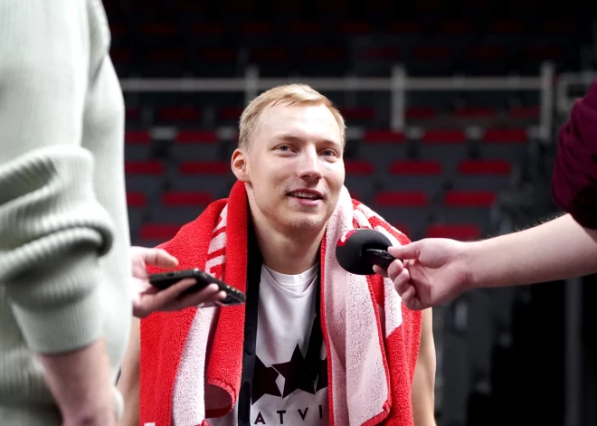 Traumas turpina ietekmēt Latvijas basketbola izlasi: pret Nīderlandi nespēlēs arī Toms Skuja