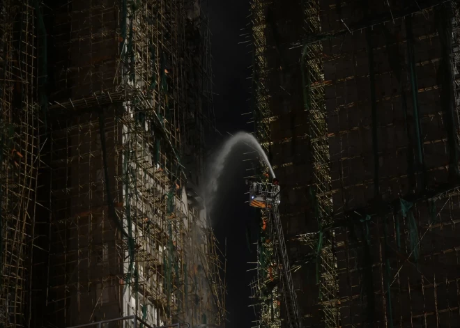 Postošs ugunsgrēks Honkongā.