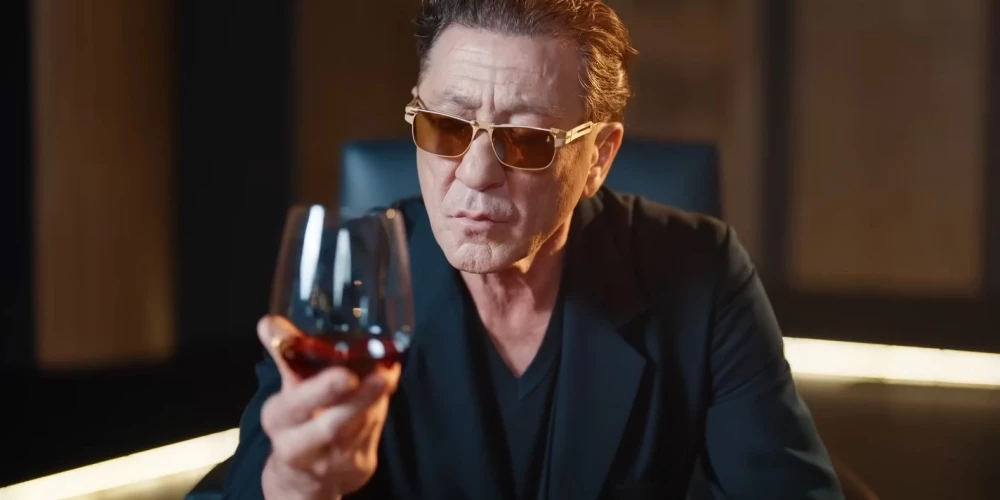 Чего только не ляпнешь после "рюмки водки на столе"...