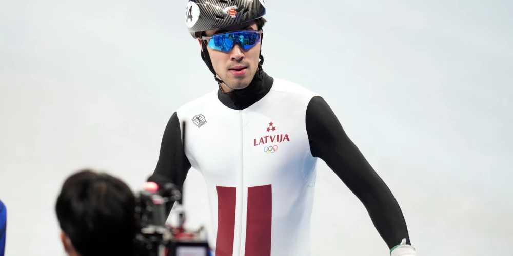 Krūzbergs Pasaules tūrē šorttrekā sasniedz ceturtdaļfinālu 500 metros.