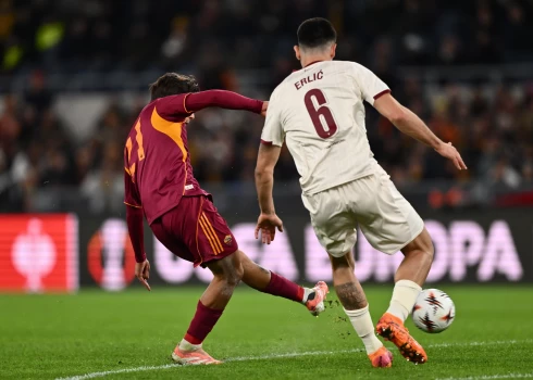 "AS Roma" sagādā Eiropas līgas līderei "Midtjylland" pirmo zaudējumu.