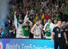 Lietuvas basketbolisti PK kvalifikācijā izcīna uzvaru pret Lielbritāniju ar pēdējās sekundes tālmetienu