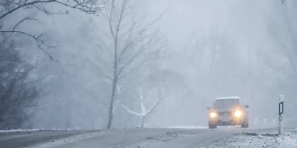 No rīta un priekšpusdienā Vidzemē veidosies stiprs apledojums.