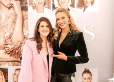 FOTO: Ceriņa, Auzere, Baško un citas dāmas svin Gundegas Rozes grāmatas atvēršanas svētkus