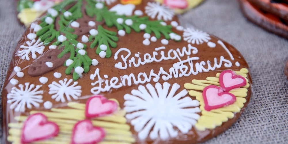 Квартал Калнциема превращается в рождественскую ярмарку.