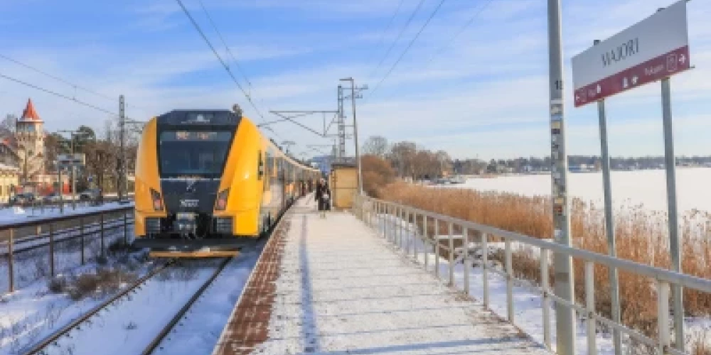 FOTO: "Pasažieru vilciens".