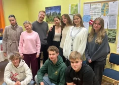 Tukuma novada jaunieši apgūst video satura veidošanu, gatavojoties filmas izstrādei par dzīvi laukos