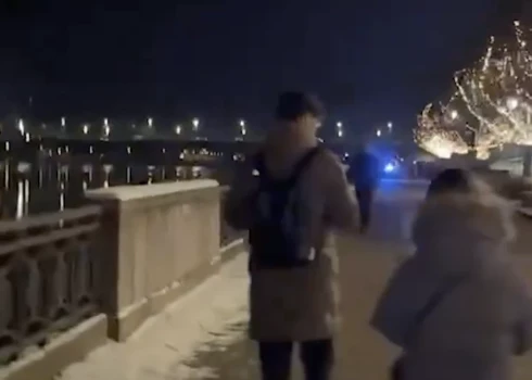 Izsaukums par Daugavā nogrimušu mašīnu tika saņemts ceturtdien plkst. 20.25.