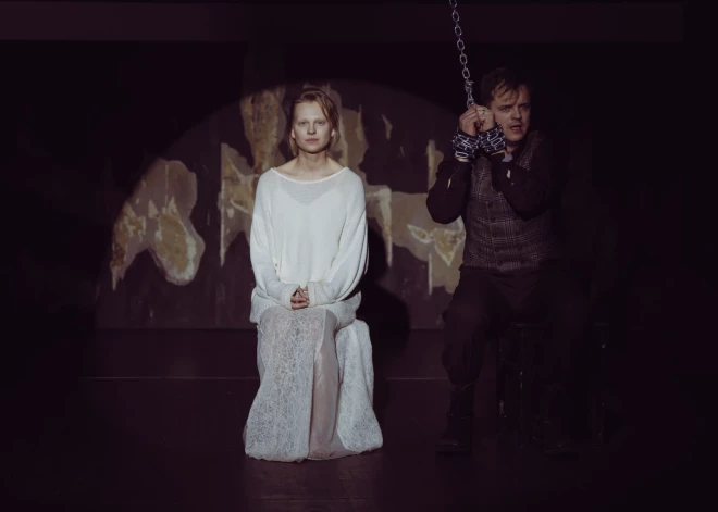 Ieskats Dailes teātra izrādē "Nāve un meitene".