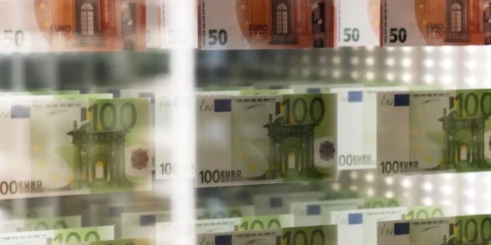 2025. gada trešajā ceturksnī lielāko ieguldījumu pievienotās vērtībās izaugsmē devusi ne tikai apstrādes rūpniecība, bet arī būvniecība, tirdzniecība un operācijas ar nekustamo īpašumu.