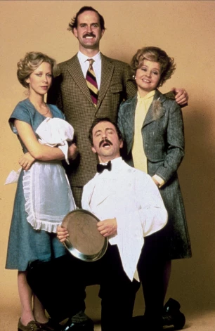 Komēdijseriāla “Fawlty Towers” galveno lomu atveidotāji 1975. gadā.