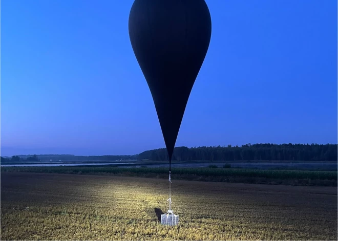 Šodien cigaretes, rīt – sprāgstvielas: kontrabandas baloni var kļūt par nāvējošu ieroci hibrīdkarā pret Eiropu, brīdina eksperti