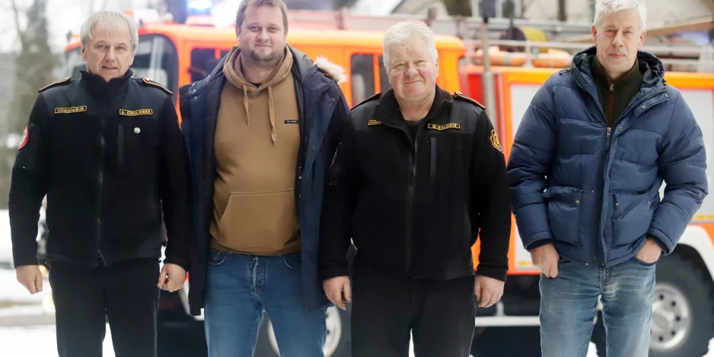 Inčukalna brīvprātīgo ugunsdzēsēju biedrība: Armands (no kreisās), Rinalds, Modris un Andrejs.