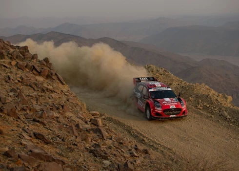 Saūdas Arābijas posma uzvarētājs noskaidrosies rīt, bet Mārtiņš Sesks un Renārs Francis joprojām reāli cīnās par panākumu.