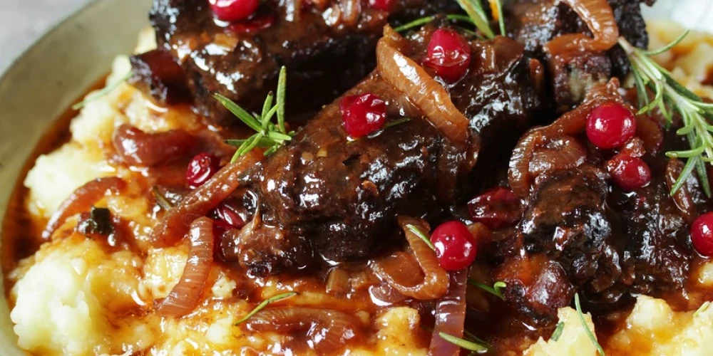 Sautēta liellopa gaļa ar dzērvenēm