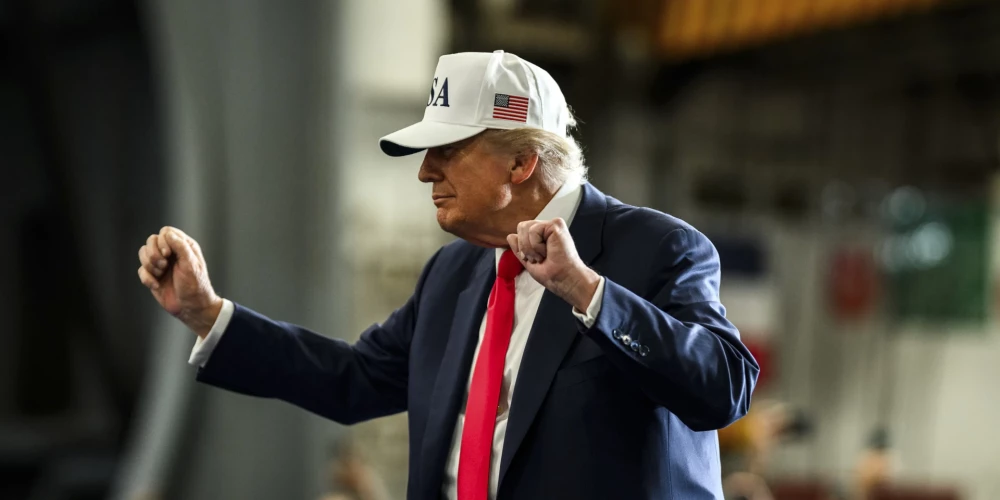 Epstīna failu lietā Donaldam Trampam tik ierastā viedokļa maiņa lielai daļai nesen atbalstītāju nav pa prātam.