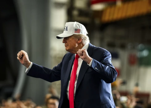 Epstīna failu lietā Donaldam Trampam tik ierastā viedokļa maiņa lielai daļai nesen atbalstītāju nav pa prātam.