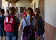 Школы по всей Латвии присоединяются к соревнованию по шагам, чтобы дети были активнее