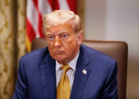 ASV prezidents Donalds Tramps pastiprina savu nostāju pret migrantiem pēc Vašingtonā notikušā incidenta.