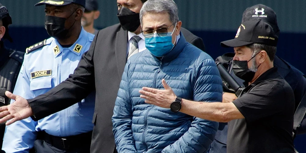 Bijušais Hondurasas prezidents Huans Orlando Ernandess pērn ASV tiesā tika atzīts par vainīgu narkotiku kontrabandā un saņēma 45 gadu cietumsodu.