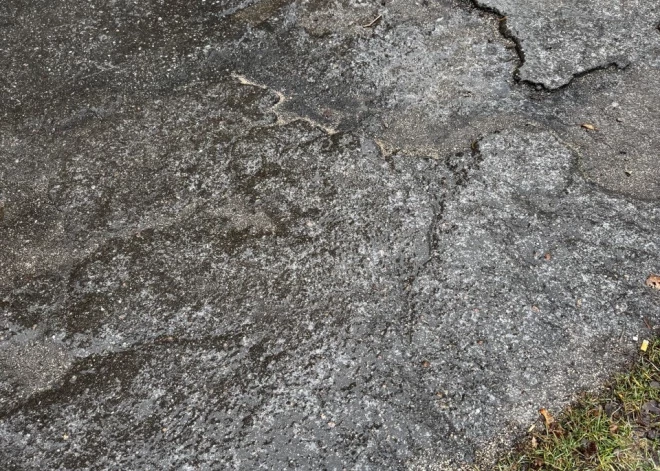 Субботний каток не тает: при 0…+3° гололед в Латвии местами задержится и в воскресенье