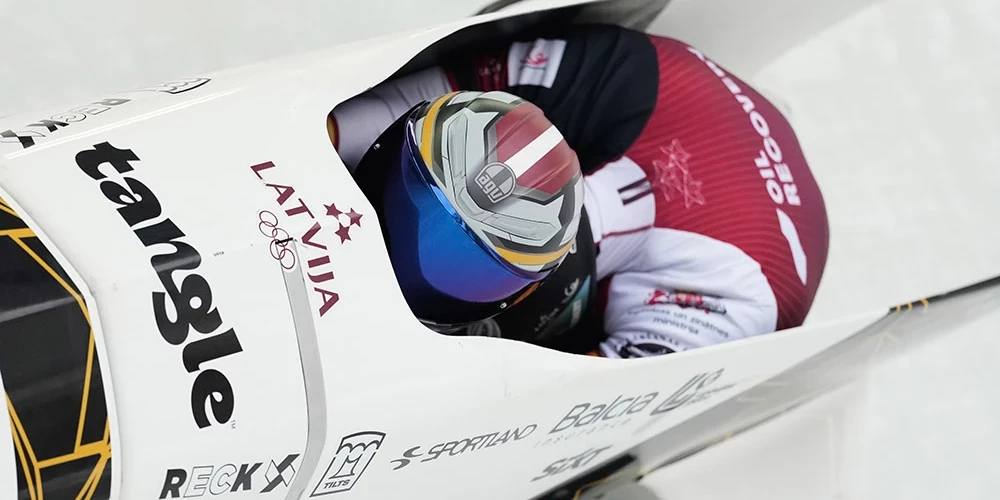 Latvijas bobsleja ekipāža Jēkabs Kalenda/Matīss Miknis sestdien Austrijā Pasaules kausa otrajā posmā ieņēma astoto vietu divniekos.