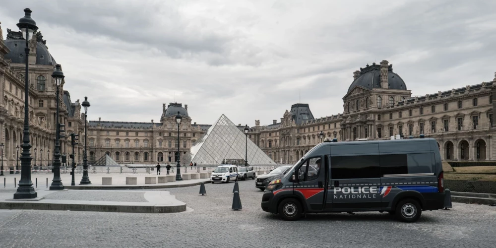 Лувр после ограбления повысит цены для туристов.