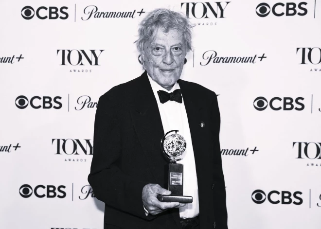 Mūžībā devies “Iemīlējies Šekspīrs” scenārija autors Toms Stopards