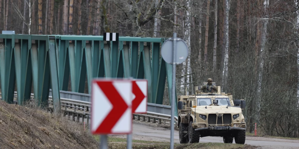 Lietuvā pēc ievainojuma mācībās Pabrades poligonā miris Beļģijas karavīrs.