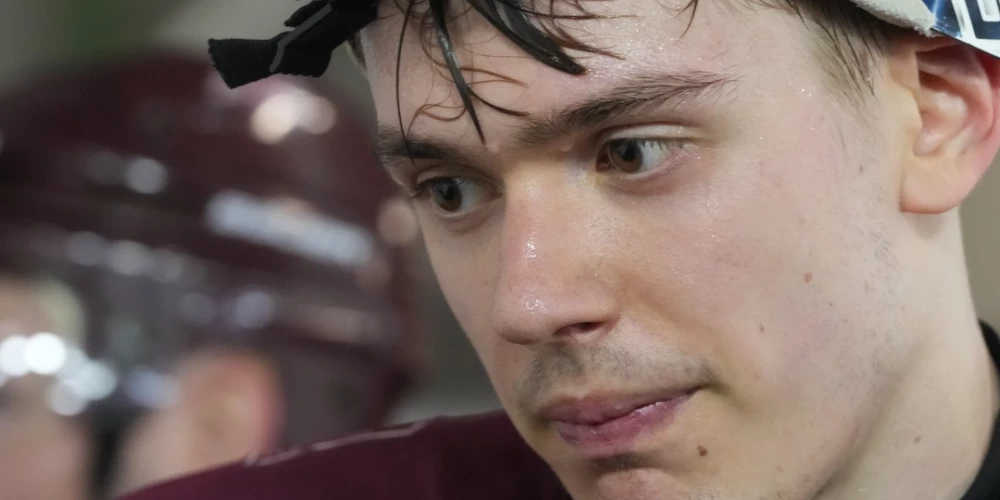 Latvijas vārtsargs Artūrs Šilovs sestdien neveiksmīga snieguma dēļ NHL tika nomainīts.