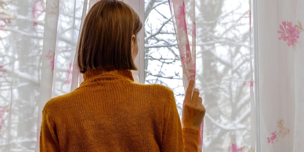 Несколько минут свежего воздуха каждые несколько часов — это маленький вклад в ваше здоровье, который никто не сделает за вас.