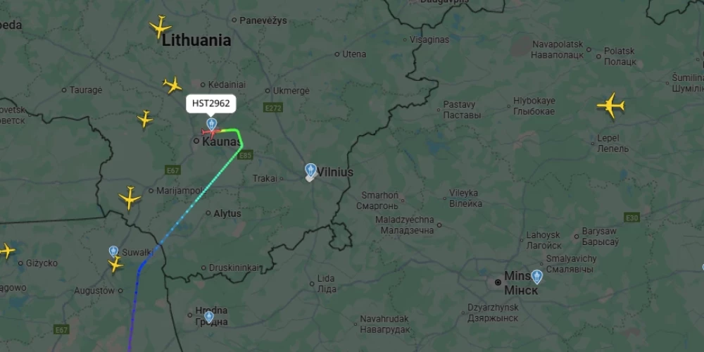 Reisu no Šarmelšeihas uz Viļņu nācās novirzīt uz Kauņu (ekrānuzņēmums no Flightradar24)