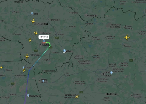 Reisu no Šarmelšeihas uz Viļņu nācās novirzīt uz Kauņu (ekrānuzņēmums no Flightradar24)