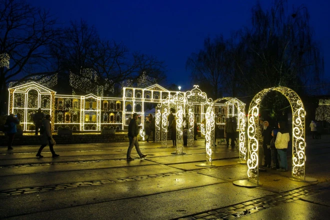 Ziemassvētku egles iedegšanas ceremonija Jelgavā (publicitātes foto)