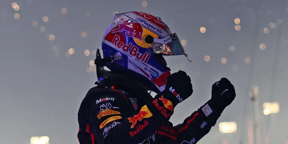 Makss Verstapens līksmo pēc uzvaras F1 Kataras "Grand Prix"