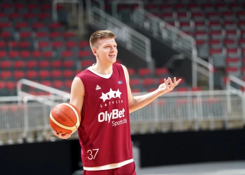 Latvijas vīriešu basketbola izlases spēlētājs Kārlis Šiliņš