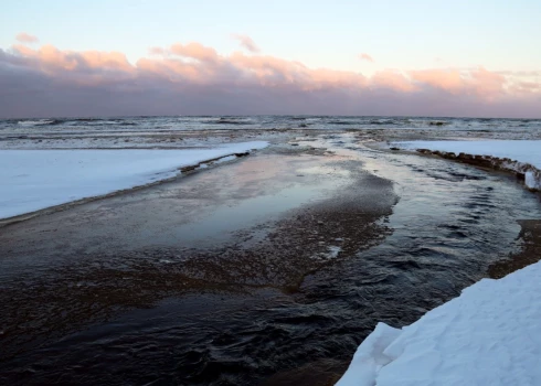 Piejūrā gaidāma silta diena. 