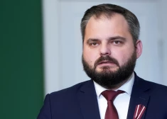 JV nepavilksies "hipotētiskām šantāžām" par premjera maiņu, norāda Jurēvics