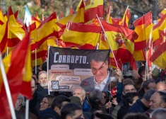 Spānijā demonstranti pieprasa Sančesa atkāpšanos