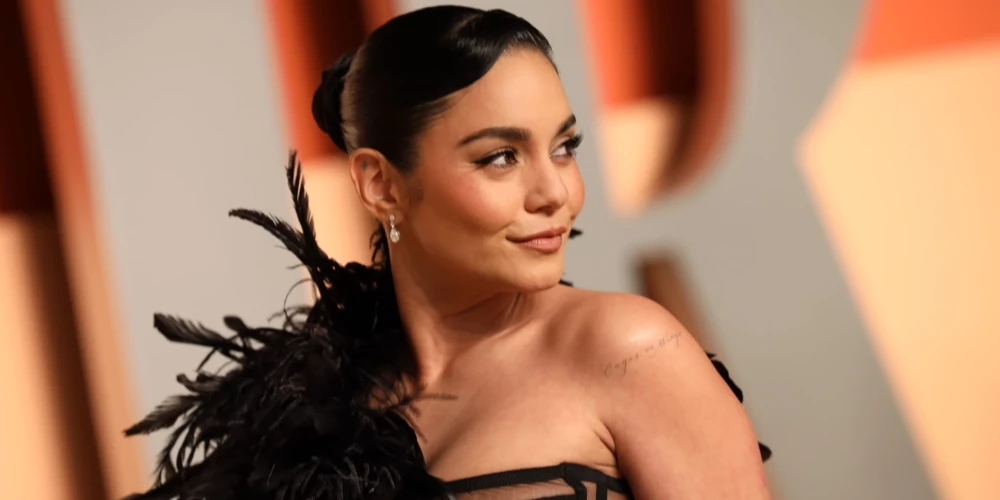 Vanesa Hadžensa dalās savā “trakajā” dzemdību pieredzē.