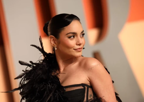 Vanesa Hadžensa dalās savā “trakajā” dzemdību pieredzē.