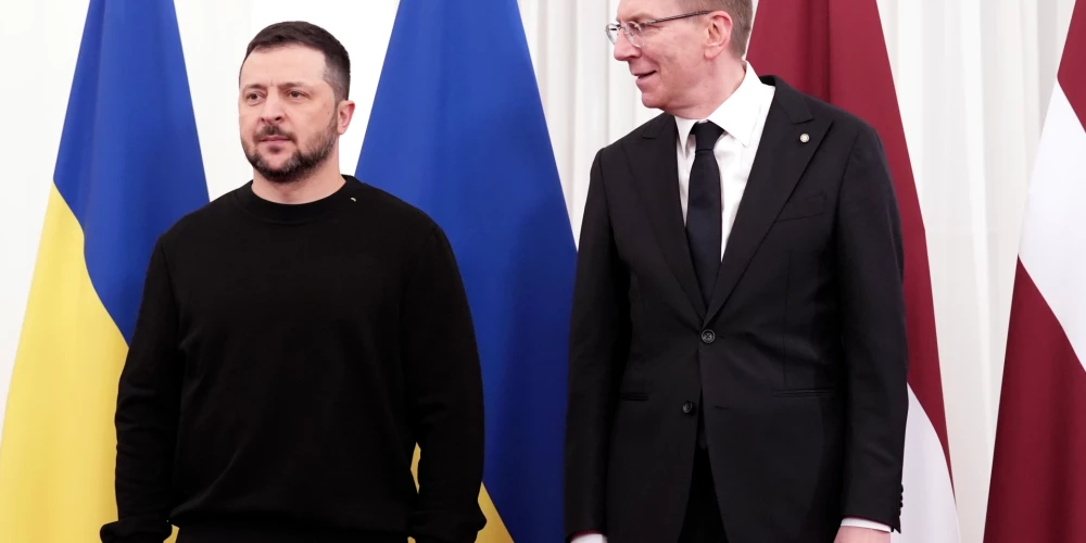 Позиции Украины и ее президента Владимира Зеленского серьезно подорваны коррупционным скандалом.