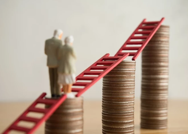 82% латвийцев, которым уже пора копить на пенсию, этого не делают: банкиры предлагают "решение для ленивых"